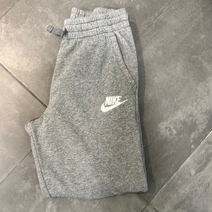 Nike boys size XL grey sweatpant